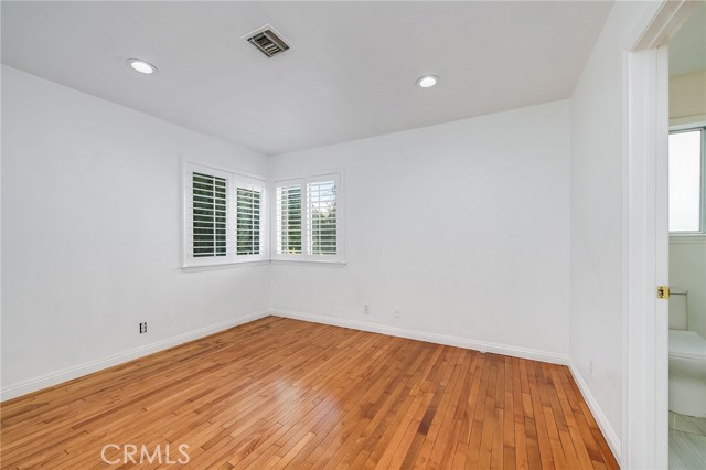 Detail Gallery Image 27 of 36 For 19314 Yolie, Tarzana,  CA 91356 - 4 Beds | 4 Baths