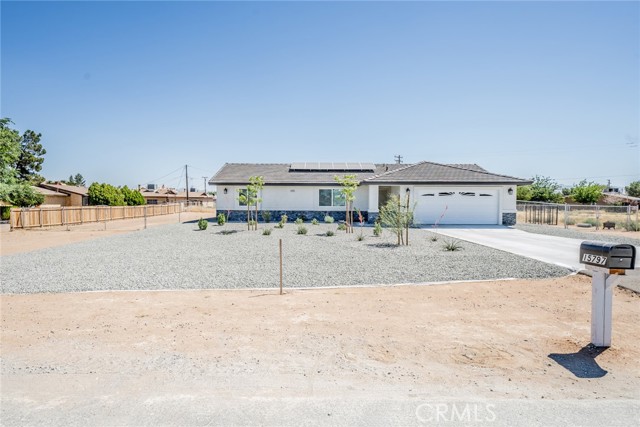 Detail Gallery Image 3 of 43 For 15797 Sago, Apple Valley,  CA 92307 - 3 Beds | 2 Baths