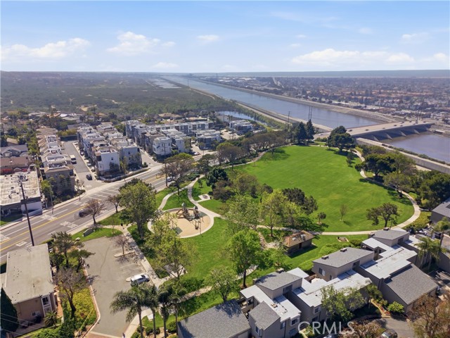 Detail Gallery Image 35 of 39 For 2112 Tidewater Cir, Costa Mesa,  CA 92627 - 3 Beds | 3 Baths