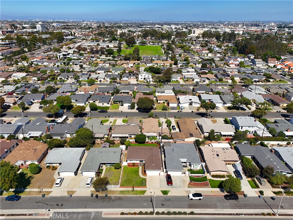 https://media.crmls.org/medias/30e2203e-e87a-41ff-9c72-9d2d2ed4ed78.jpg?preset=X-Large
