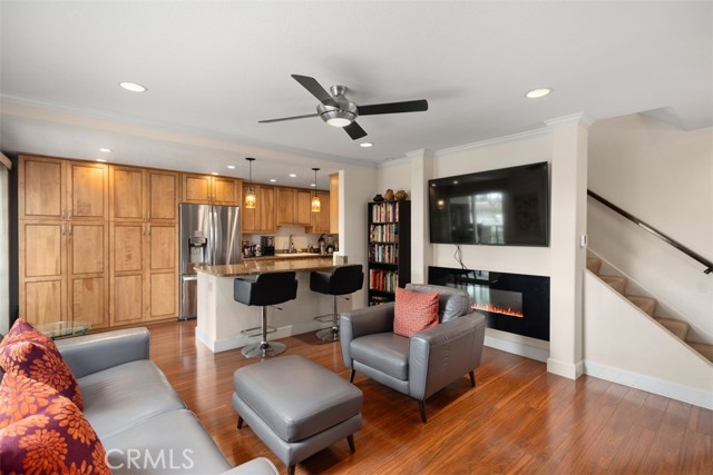 2301 Via Puerta, Laguna Woods CA: https://media.crmls.org/medias/30e24318-96d5-4d97-a8e4-01c9f5accde6.jpg