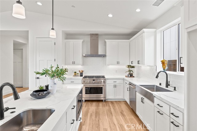 Detail Gallery Image 3 of 20 For 9 Harkness Court, Chico,  CA 95973 - 3 Beds | 2/1 Baths