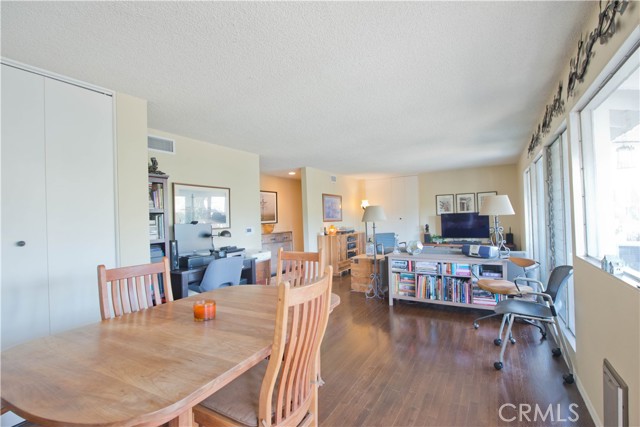 Detail Gallery Image 8 of 25 For 4252 Fair Ave #2,  North Hollywood,  CA 91602 - 2 Beds | 2 Baths