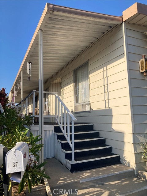 Detail Gallery Image 2 of 15 For 1001 W Lambert Rd #37,  La Habra,  CA 90631 - 2 Beds | 2 Baths