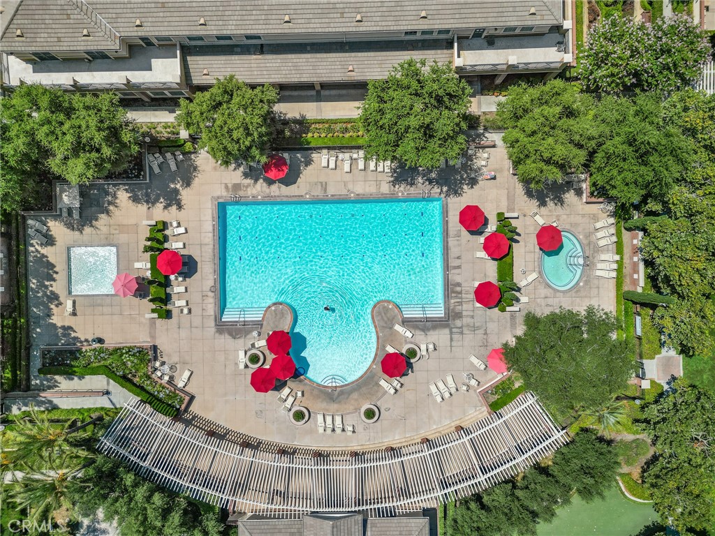 https://media.crmls.org/medias/30e29fa3-56d2-4480-9f73-a7037730b529.jpg?preset=X-Large