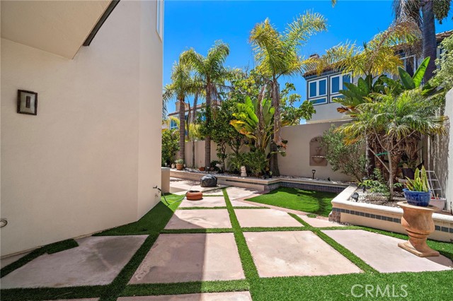 19025 Bayhill Lane, Huntington Beach CA: https://media.crmls.org/medias/30e36d8d-815e-4ca7-a263-66406c4bbecb.jpg