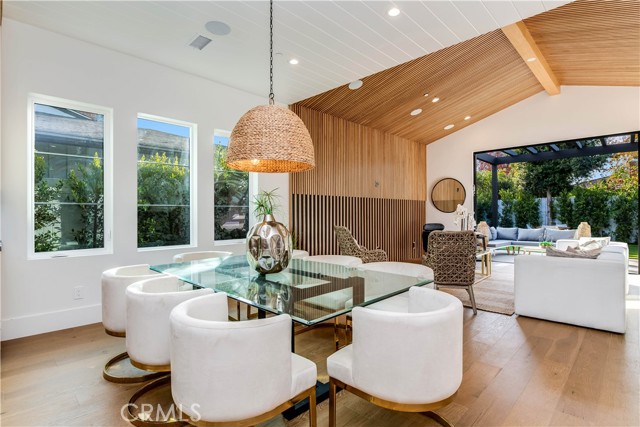 Detail Gallery Image 14 of 55 For 5323 Allott Ave, Sherman Oaks,  CA 91401 - 4 Beds | 4/1 Baths