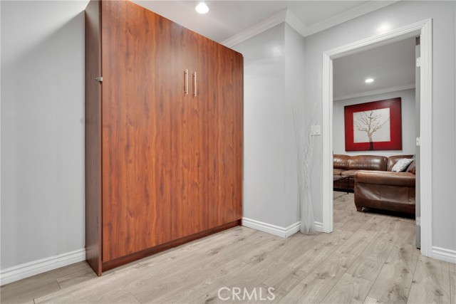 5340 S Harcourt Avenue, Los Angeles CA: https://media.crmls.org/medias/30e4a28b-2ac1-4d18-af2b-b1b77b5203a2.jpg