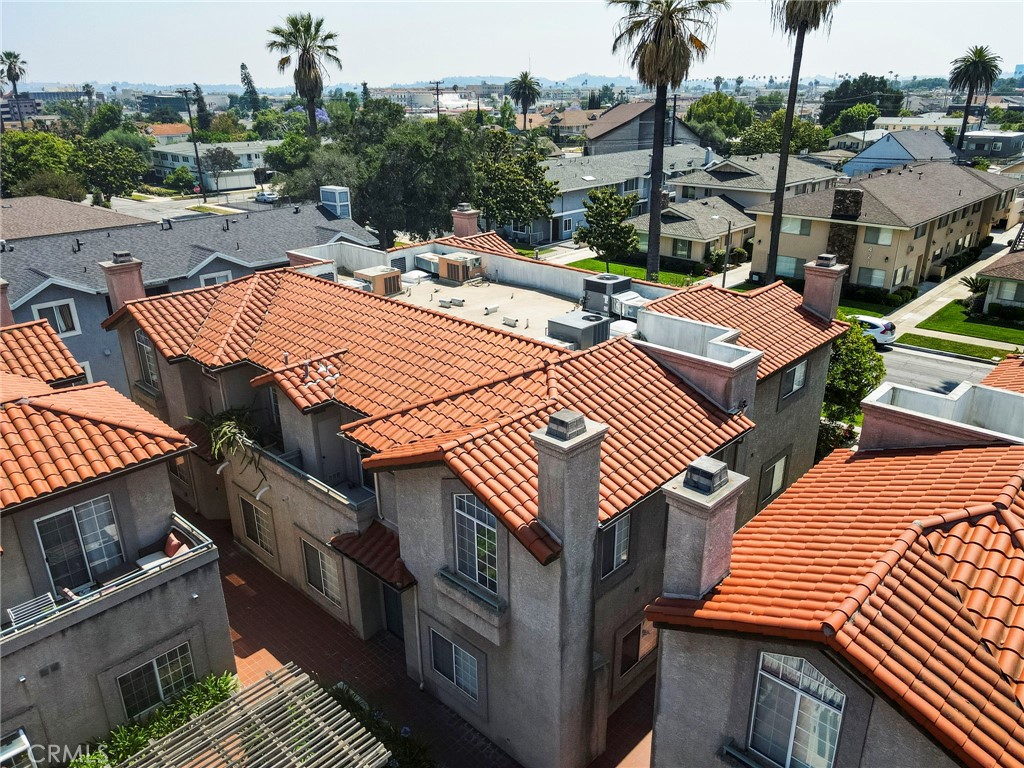 https://media.crmls.org/medias/30e4b25b-1516-4874-82a5-67123ebac40a.jpg?preset=X-Large
