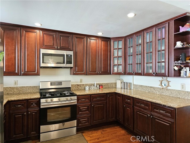 Detail Gallery Image 20 of 69 For 1711 Grismer Ave #52,  Burbank,  CA 91504 - 3 Beds | 3 Baths