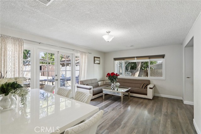 8040 Troost Avenue, North Hollywood CA: https://media.crmls.org/medias/30e53a89-6415-4ebe-a378-a81006487daa.jpg
