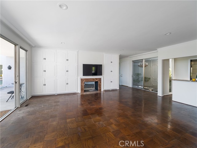 20193 Adele Drive, Woodland Hills CA: https://media.crmls.org/medias/30e56e0d-b7c0-45ea-abff-d4bb970d0da3.jpg