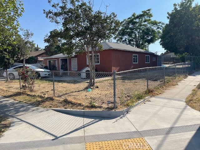 2690 Flores St, San Bernardino, CA 92407