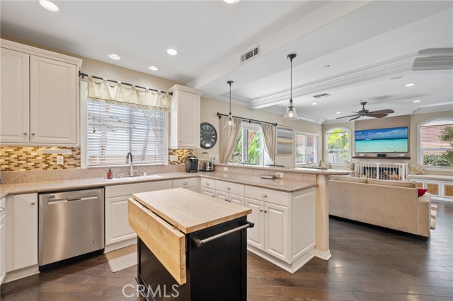 2226 Nelson Avenue, Redondo Beach, California 90278, 4 Bedrooms Bedrooms, ,2 BathroomsBathrooms,Residential,Sold,Nelson,SB22119985