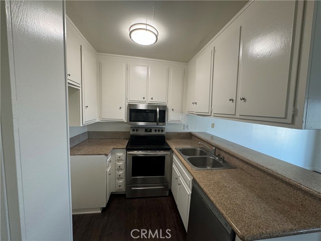 Detail Gallery Image 4 of 16 For 3649 Emerald St #127,  Torrance,  CA 90503 - 1 Beds | 1 Baths