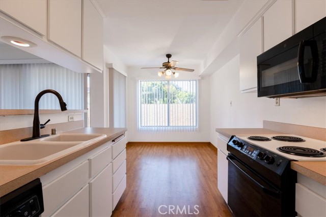 Detail Gallery Image 1 of 20 For 372 Carroll Park East #208,  Long Beach,  CA 90814 - 1 Beds | 1 Baths