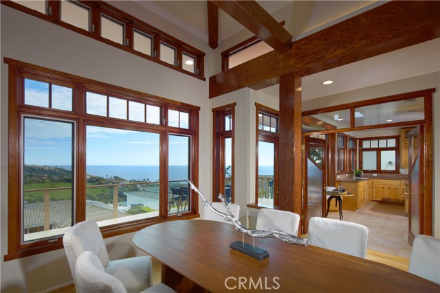 Detail Gallery Image 4 of 28 For 1570 Skyline Dr, Laguna Beach,  CA 92651 - 4 Beds | 2/1 Baths