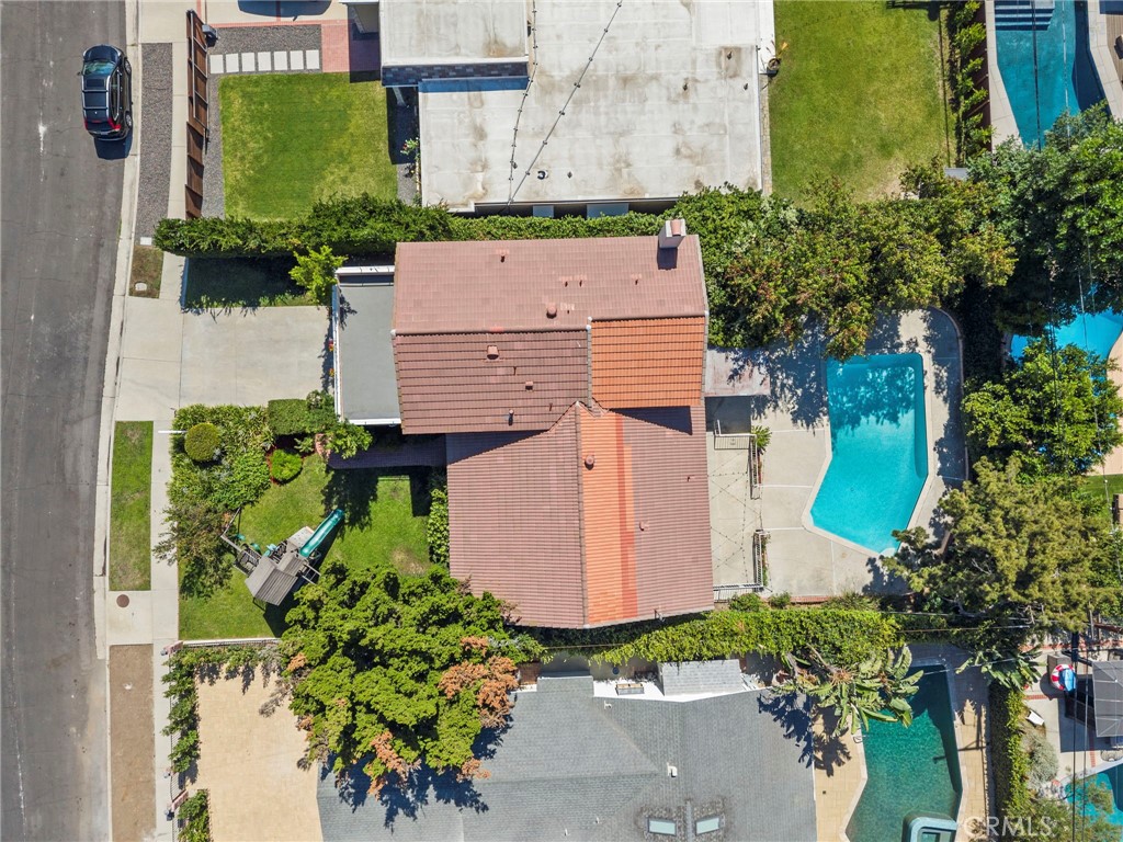 https://media.crmls.org/medias/30e7a4be-e339-4025-8621-2077c8679194.jpg?preset=X-Large