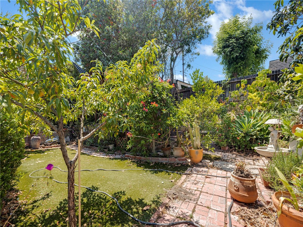 https://media.crmls.org/medias/30e9326a-a694-47ab-9fb9-dba124eace07.jpg?preset=X-Large