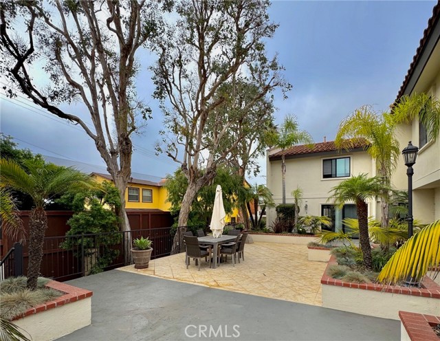 Detail Gallery Image 25 of 30 For 1301 S Catalina #K,  Redondo Beach,  CA 90277 - 2 Beds | 3 Baths