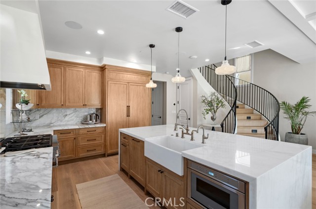 318 Coronado Street, Newport Beach CA: https://media.crmls.org/medias/30eaaf5d-000d-465d-822e-2ada8387a44d.jpg