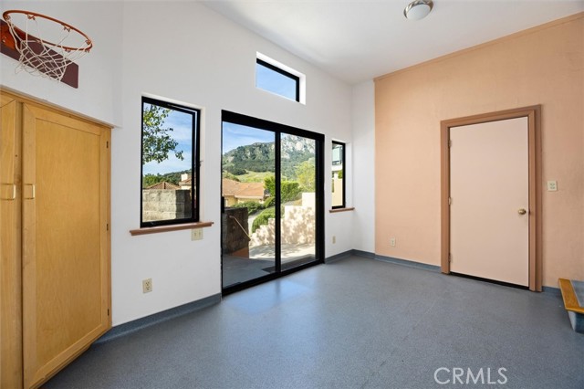 Detail Gallery Image 32 of 62 For 957 Skyline Dr, San Luis Obispo,  CA 93405 - 4 Beds | 2 Baths