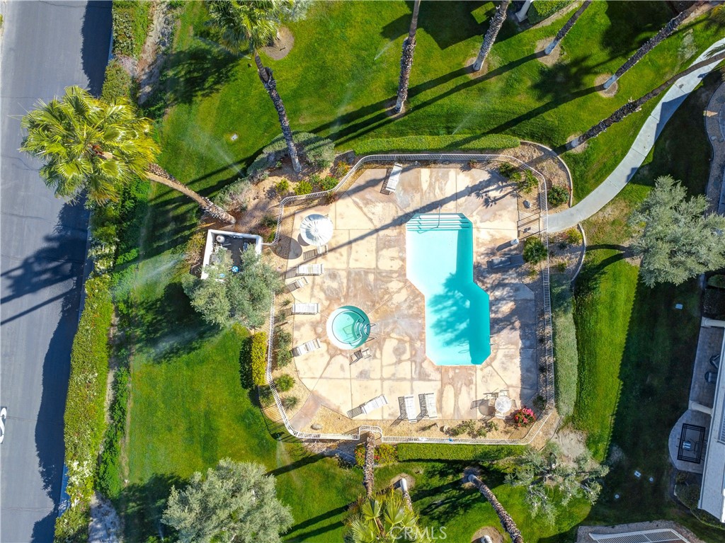 https://media.crmls.org/medias/30ebe6d7-4d85-428c-b036-556a179d1806.jpg?preset=X-Large