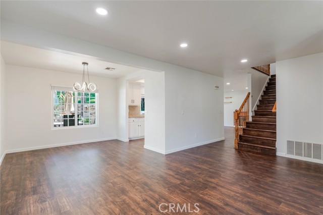 Detail Gallery Image 10 of 27 For 31256 Quail Valley Rd, Castaic,  CA 91384 - 3 Beds | 3 Baths