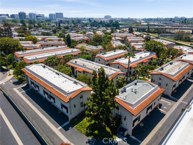 400 S Flower Street, Orange CA: https://media.crmls.org/medias/30ec57a1-c68f-4a5f-86bf-1420c4561acb.jpg