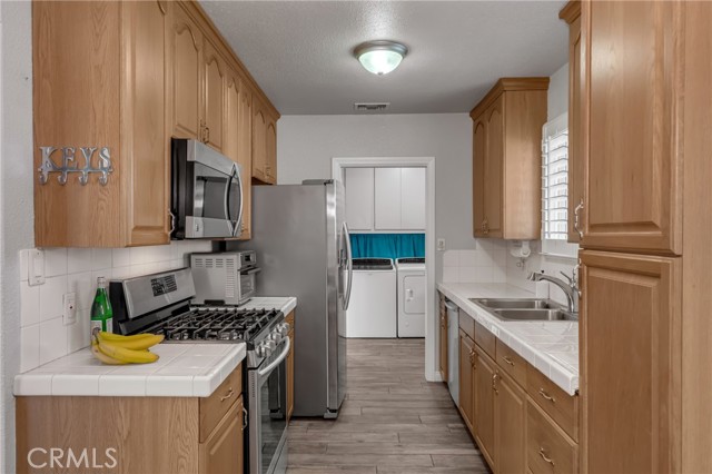 Detail Gallery Image 11 of 38 For 6303 Droxford, Lakewood,  CA 90713 - 4 Beds | 2 Baths