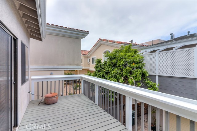 104 Francisca Avenue, Redondo Beach, California 90277, 3 Bedrooms Bedrooms, ,3 BathroomsBathrooms,Residential,Sold,Francisca,SB22054762