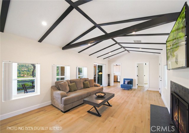 Detail Gallery Image 5 of 40 For 7867 Rim Canyon Rd, Sunland,  CA 91040 - 3 Beds | 3 Baths