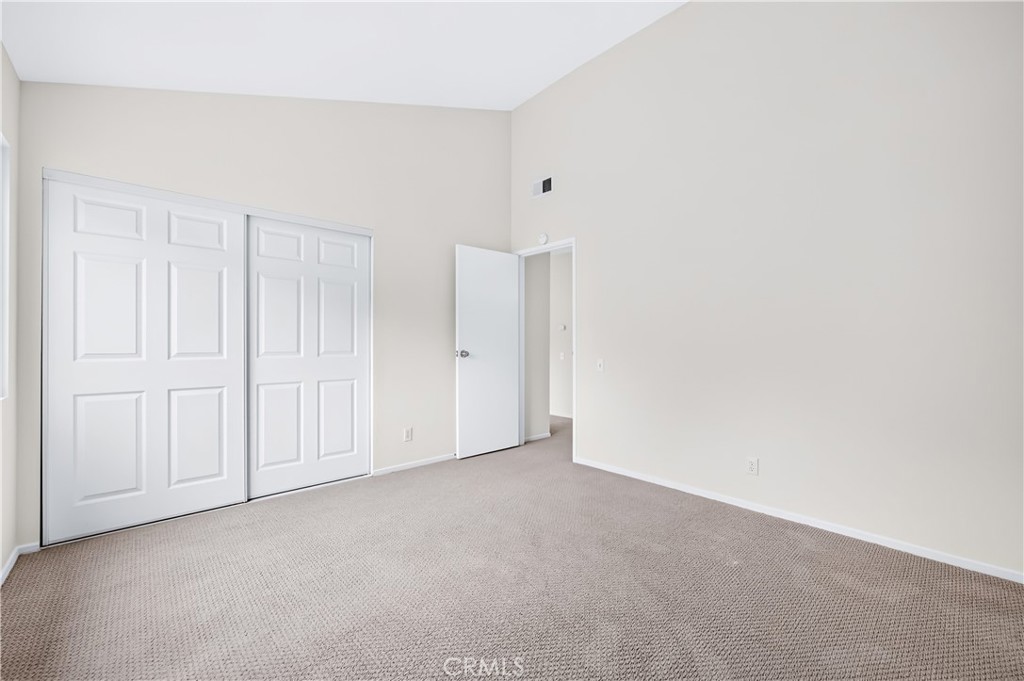 https://media.crmls.org/medias/30ef7e49-ed21-4de0-823a-2e5767e0e7e8.jpg?preset=X-Large