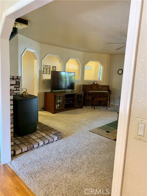 18427 Deer Hill, Hidden Valley Lake CA: https://media.crmls.org/medias/30f09bc2-96a0-4cc5-ab03-e48b3ac5a512.jpg