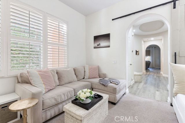 33 Craftsbury Place, Ladera Ranch CA: https://media.crmls.org/medias/30f0b421-9ce9-4334-831f-03942254d289.jpg