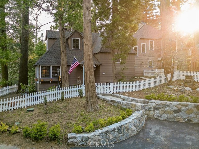 Detail Gallery Image 55 of 62 For 275 D Ln, Lake Arrowhead,  CA 92352 - 6 Beds | 6/1 Baths