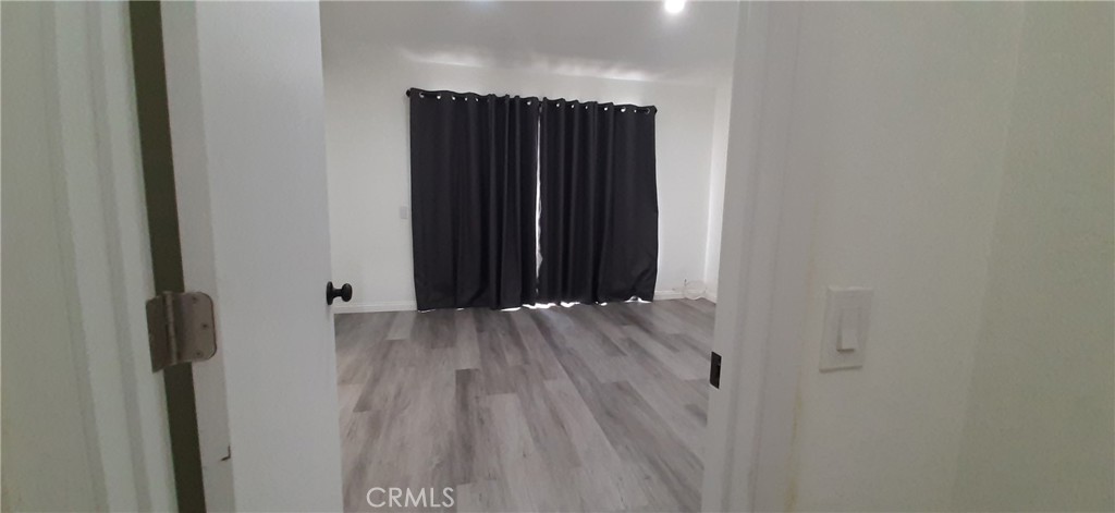 https://media.crmls.org/medias/30f2d043-fd9e-48d7-93b0-3f7d7bf5b610.jpg?preset=X-Large