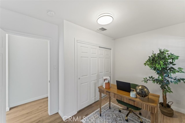 Detail Gallery Image 26 of 44 For 17008 Hartland St, Lake Balboa,  CA 91406 - 4 Beds | 2 Baths