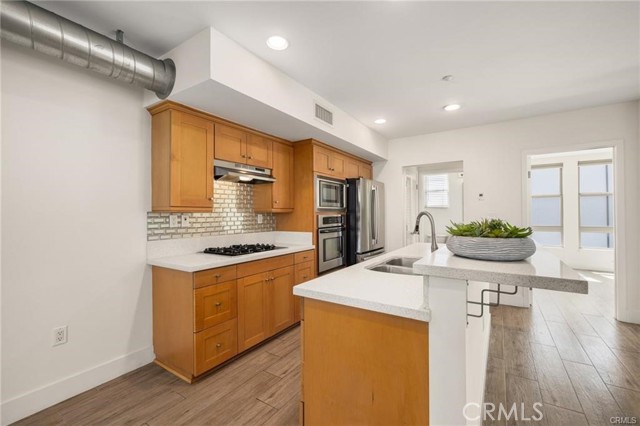 Detail Gallery Image 10 of 45 For 576 S Brea Bld, Brea,  CA 92821 - 2 Beds | 2/1 Baths