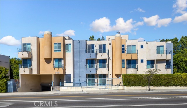 Image 2 for 5601 W Olympic Blvd #303, Los Angeles, CA 90036