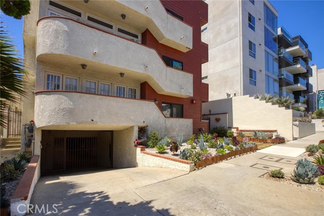 Detail Gallery Image 48 of 57 For 11845 Mayfield Ave #303,  Los Angeles,  CA 90049 - 2 Beds | 2/1 Baths
