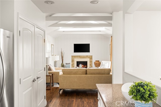 Detail Gallery Image 12 of 30 For 2102 Ostrom Ave, Long Beach,  CA 90815 - 3 Beds | 2 Baths