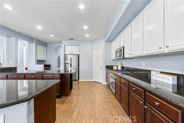 Detail Gallery Image 16 of 68 For 3824 Tournament Dr, Palmdale,  CA 93551 - 5 Beds | 3/1 Baths