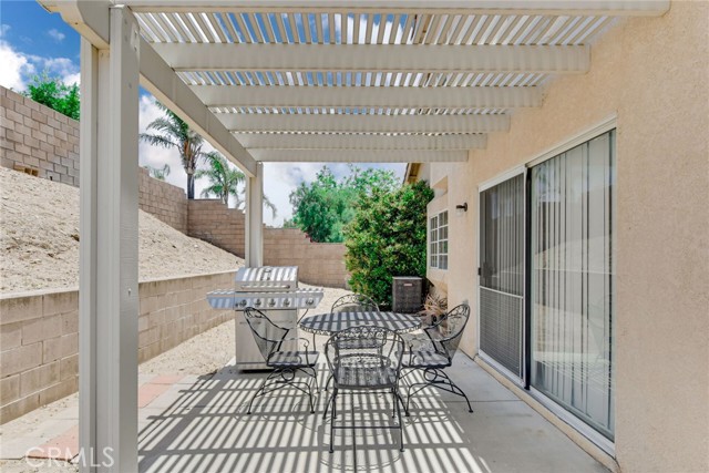 5575 Osborne Court, San Bernardino CA: https://media.crmls.org/medias/30f62074-6238-49ff-913e-f9a23ba2053d.jpg