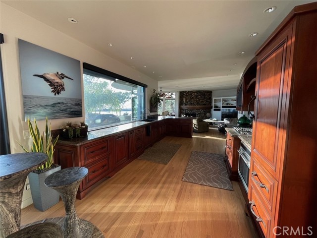 Detail Gallery Image 12 of 42 For 2901 Ocean Bld, Corona Del Mar,  CA 92625 - 4 Beds | 4/3 Baths