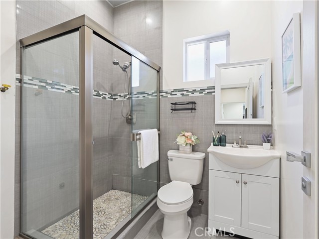 Detail Gallery Image 30 of 45 For 15801 Chatsworth, Granada Hills,  CA 91344 - 7 Beds | 4 Baths