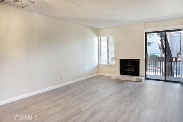 Detail Gallery Image 5 of 30 For 15215 Magnolia Bld #117,  Sherman Oaks,  CA 91403 - 2 Beds | 1/1 Baths