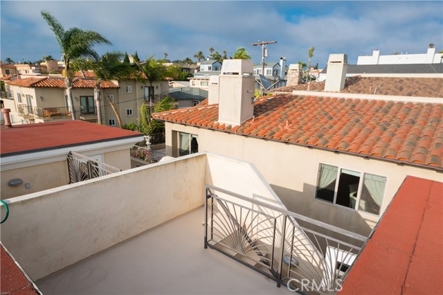 634 9th Street, Hermosa Beach, California 90254, 4 Bedrooms Bedrooms, ,3 BathroomsBathrooms,Residential,Sold,9th,SB21196588