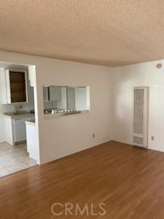 Detail Gallery Image 10 of 12 For 20954 Parthenia St #2,  Canoga Park,  CA 91304 - 1 Beds | 1 Baths