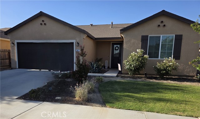 Detail Gallery Image 1 of 22 For 2467 Lake St, Kingsburg,  CA 93631 - 3 Beds | 2 Baths